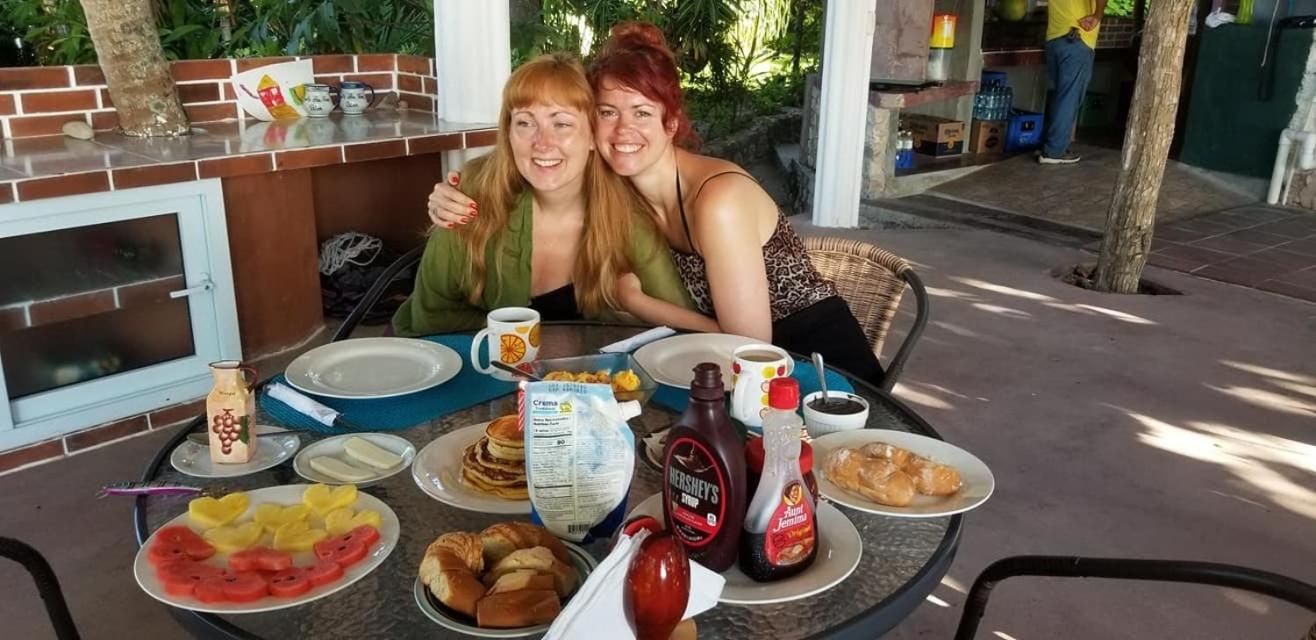 Zapote Tree Inn فلوريس المظهر الخارجي الصورة