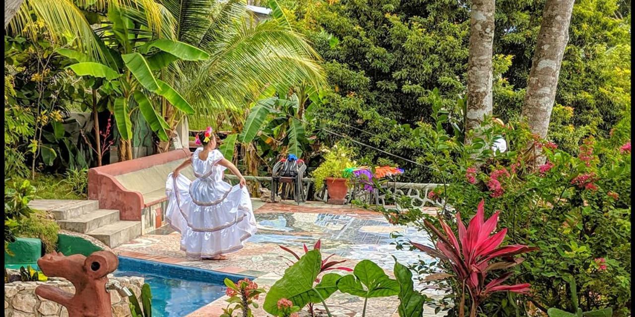 Zapote Tree Inn فلوريس المظهر الخارجي الصورة