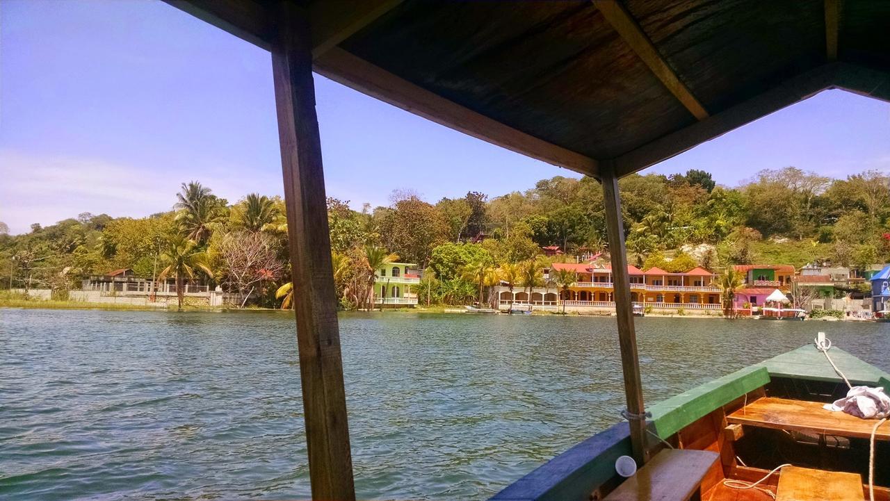 Zapote Tree Inn فلوريس المظهر الخارجي الصورة
