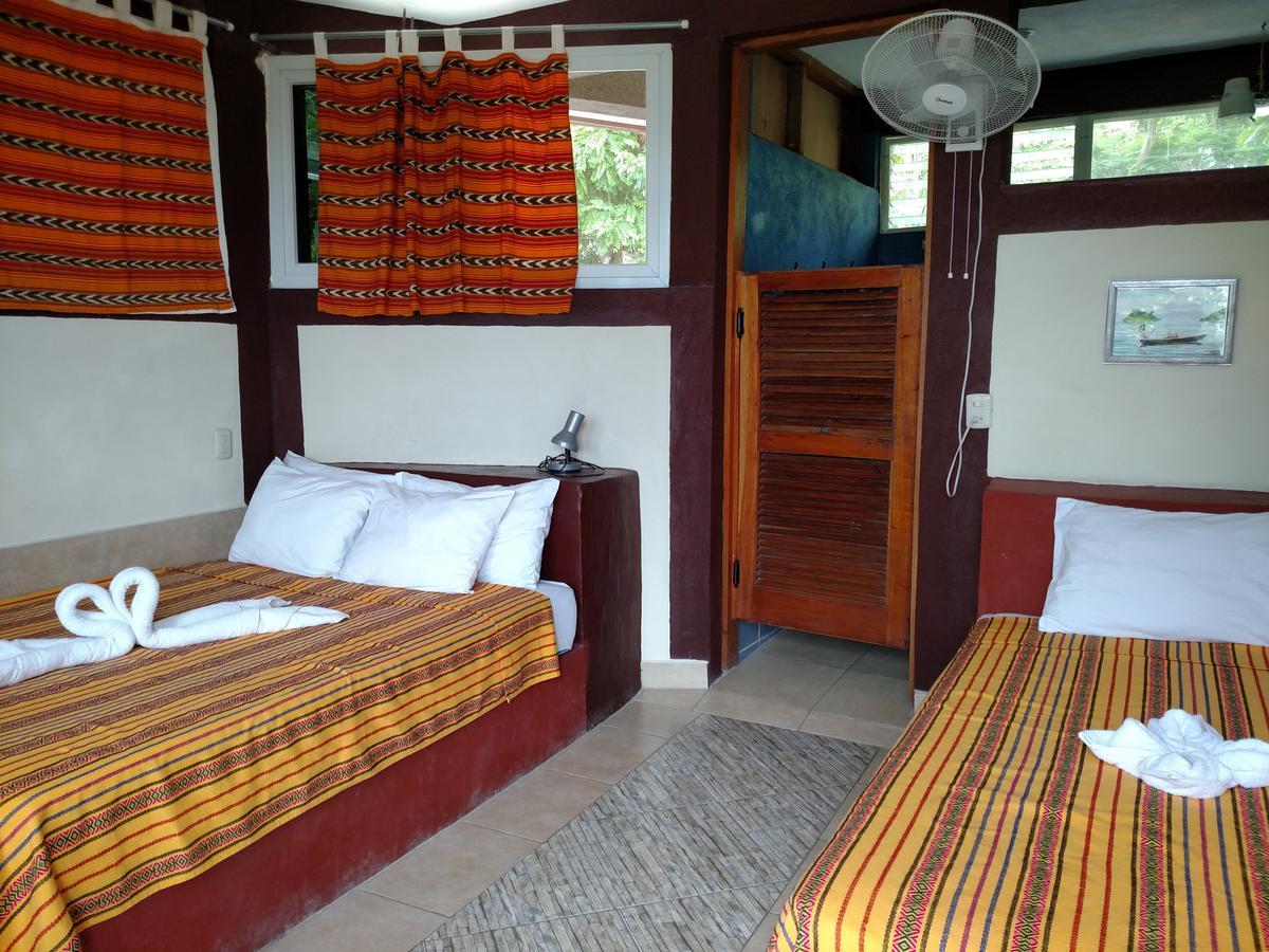 Zapote Tree Inn فلوريس المظهر الخارجي الصورة