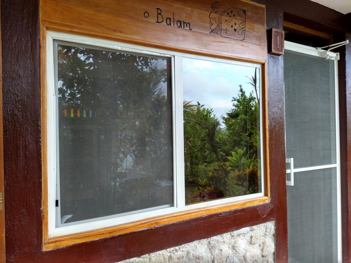 Zapote Tree Inn فلوريس المظهر الخارجي الصورة