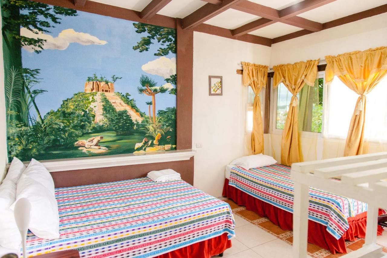 Zapote Tree Inn فلوريس المظهر الخارجي الصورة